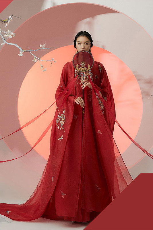 Traditional aesthetic women's clothing Chinese style color trend